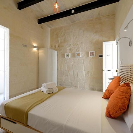 Private Rooms With Bathroom In Valletta Exterior foto