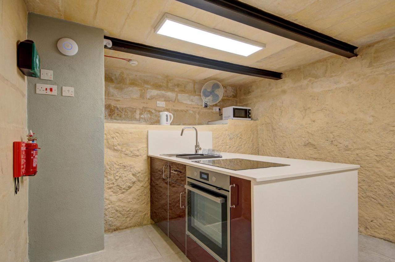 Private Rooms With Bathroom In Valletta Exterior foto