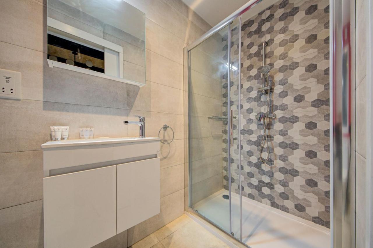 Private Rooms With Bathroom In Valletta Exterior foto