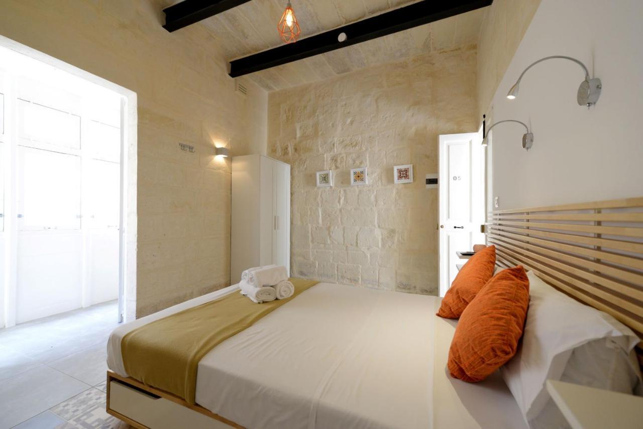 Private Rooms With Bathroom In Valletta Exterior foto