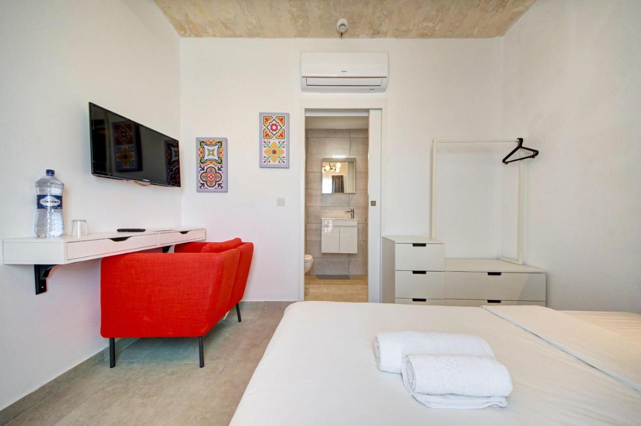 Private Rooms With Bathroom In Valletta Exterior foto