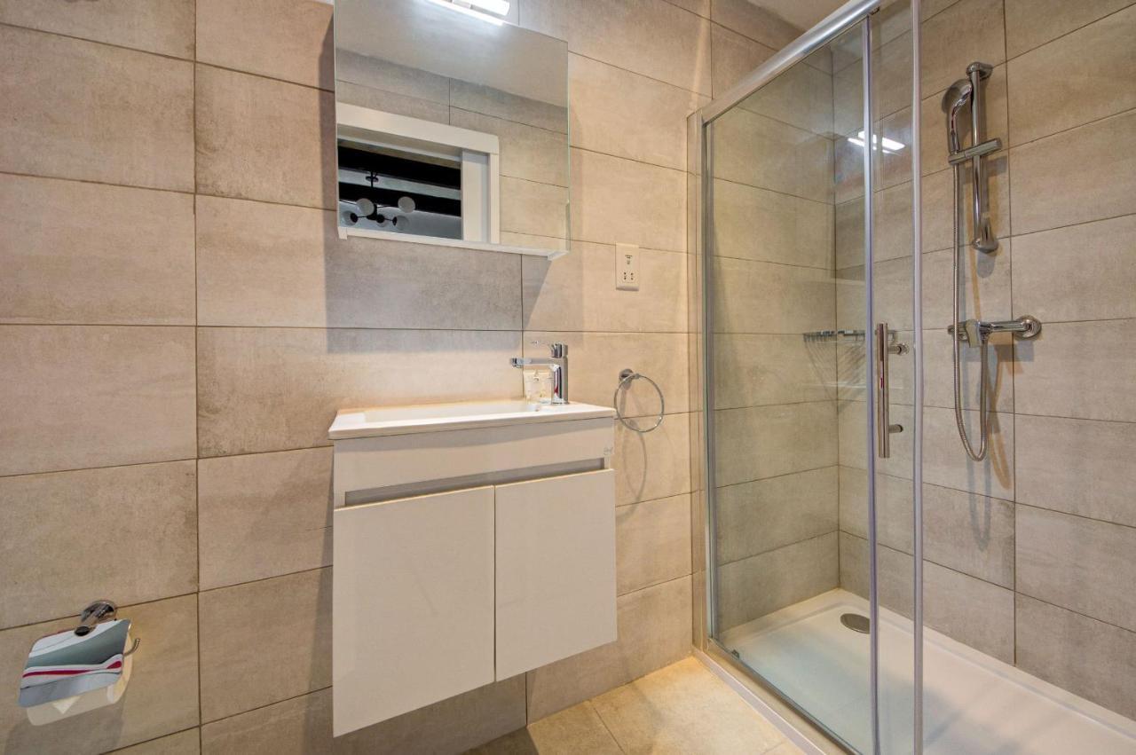 Private Rooms With Bathroom In Valletta Exterior foto