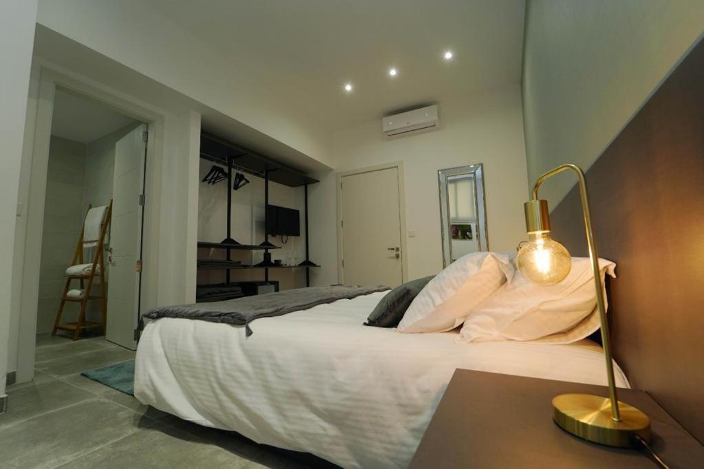 Private Rooms With Bathroom In Valletta Exterior foto