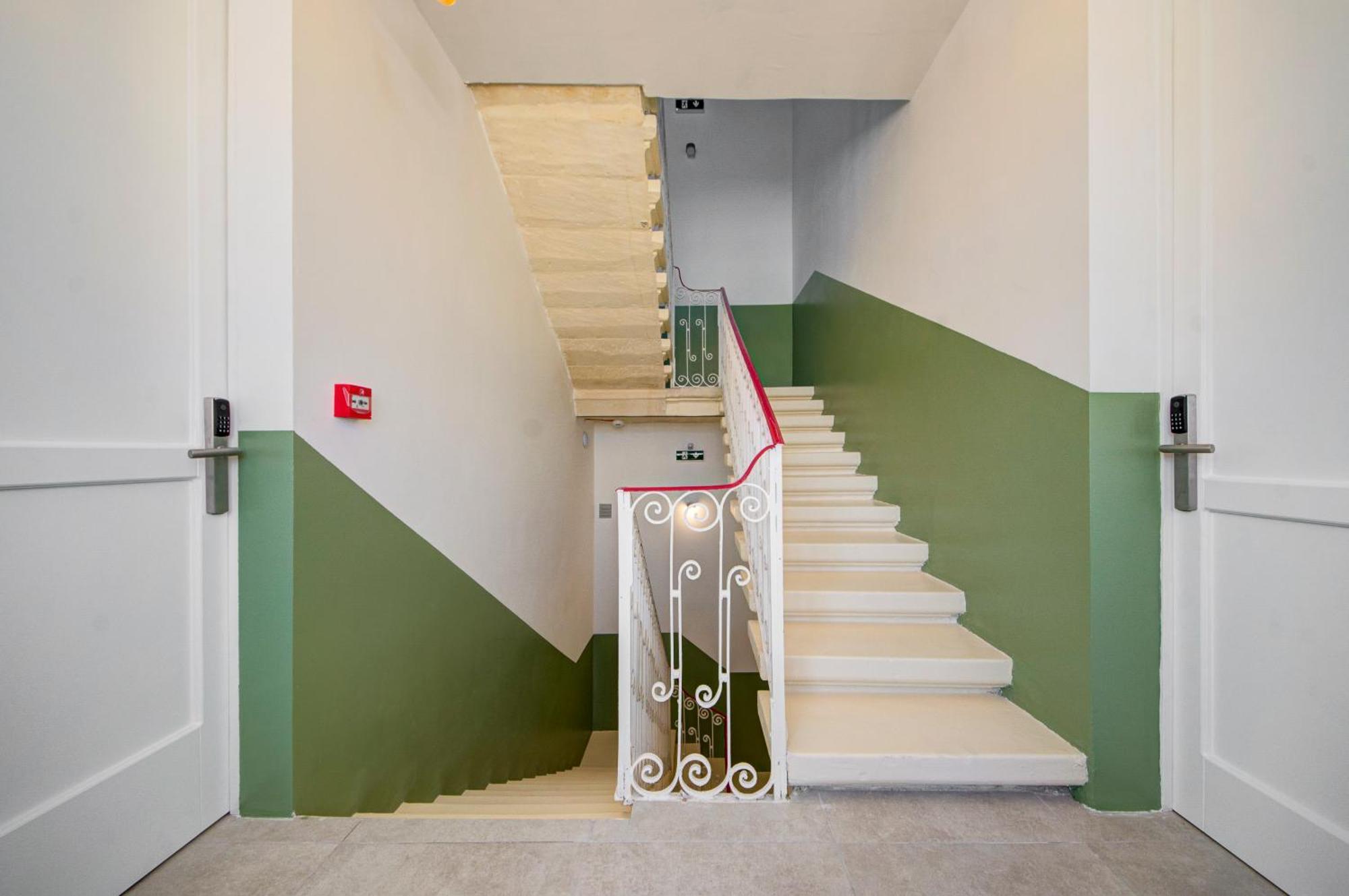 Private Rooms With Bathroom In Valletta Exterior foto