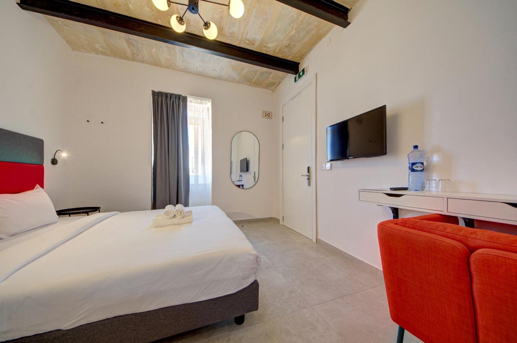 Private Rooms With Bathroom In Valletta Exterior foto