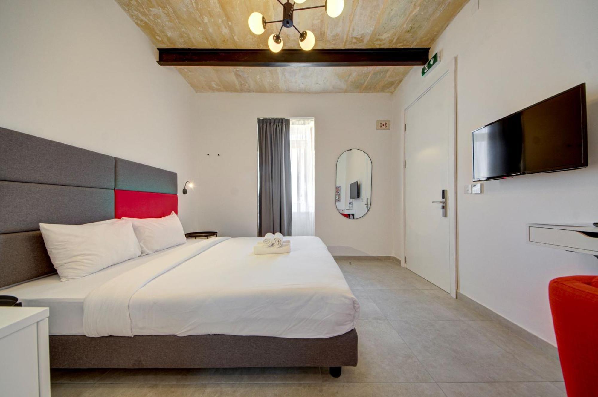 Private Rooms With Bathroom In Valletta Exterior foto