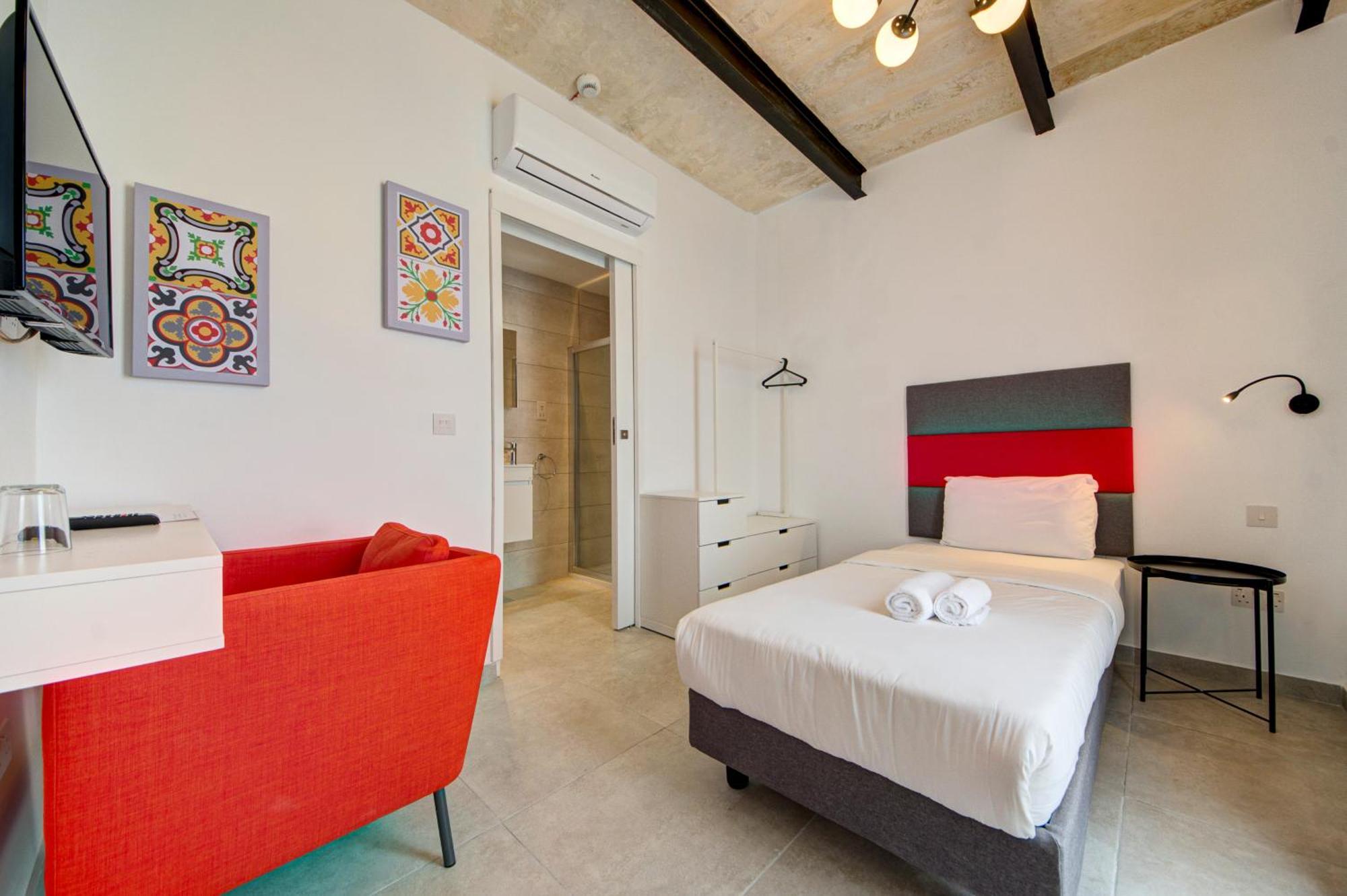 Private Rooms With Bathroom In Valletta Exterior foto